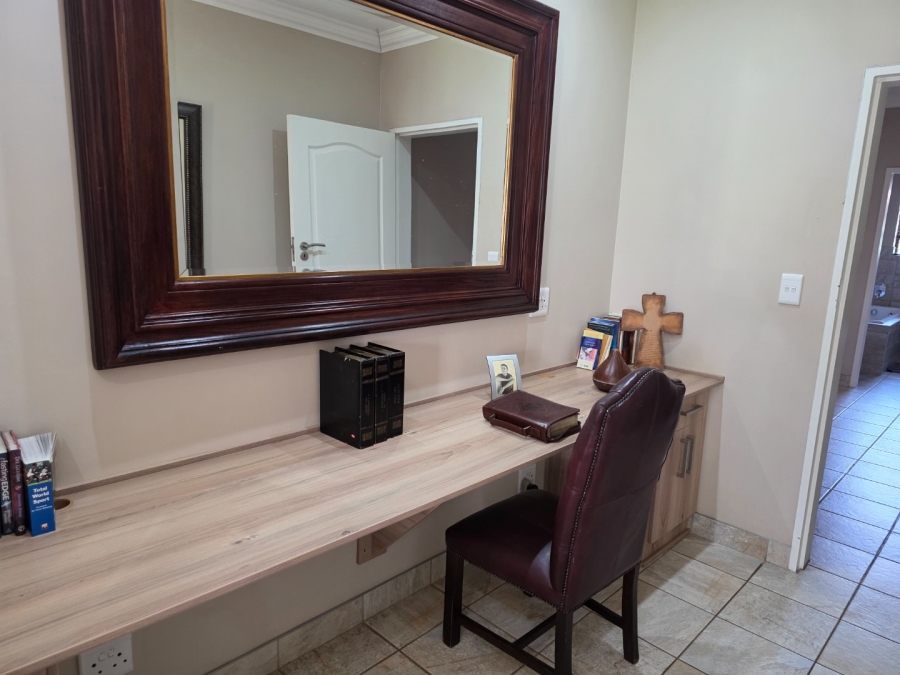 To Let 3 Bedroom Property for Rent in Wilkoppies North West